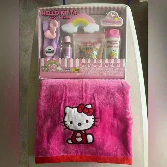 Hello Kitty Other - 🚫SOLD🚫 Hello Kitty Bundle - Beach Towel & 6-pc Cozy Bath Time Set